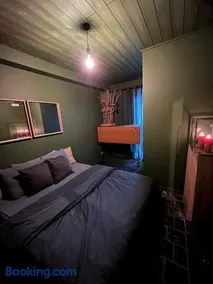 Boeken kot, charming apartment via tinykot - Image 3