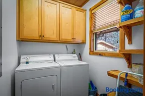 Brow Bella - Mt Views, Hot Tub & Porch - Image 2