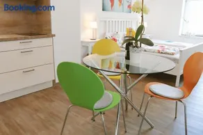 Stilvolle Wohnung auf 50 m² mit Parkplatz und WiFi - Image 2