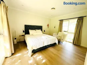 Getaway in Leura Prime Location - Image 4