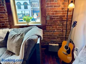 Loft in the Heart of Town-3BR-2bath-500Mbps WiFi-4car parking-EV-boat - Image 2