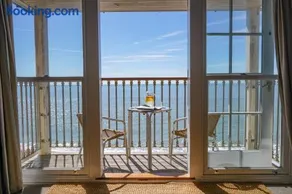 The Wight Riviera - Image 5