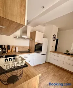 Maison Privée, Calme, parking, Jardin - Image 3