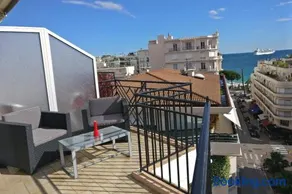 Nice apartment last floor with terrace and clear view on the sea - Image 2