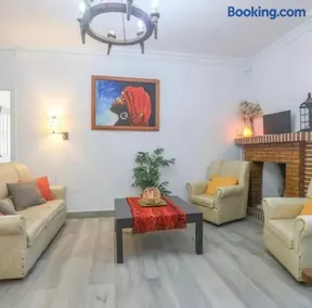 Spacious Villa in Guillena with Garden and Private Pool - Image 4