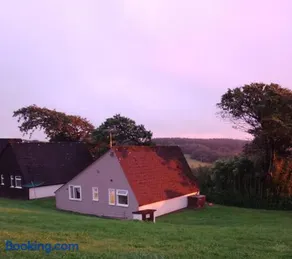 Helens Quiet Corner Lodge Peaceful Stay with Lovely Views - Image 2