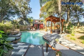 Unique studio w pool spa & gardens near downtown - Image 1