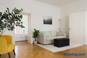 Bright City Apartment - Image 1