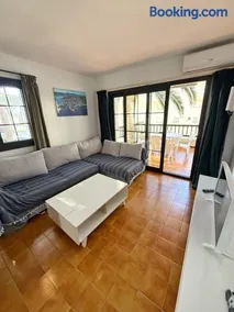 Apartamento en la Escala con piscina y parking - Image 2