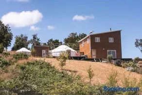 BUHO Eco Yurt Rayen Pulli AC Parking Wifi - Image 3