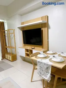 Metro Lounge Studio - Cozy Urban Living - Image 5