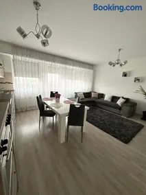Class DeLuxe Apartments - Image 2