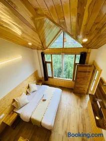 The Himalayan Castle View Retreat - Image 2