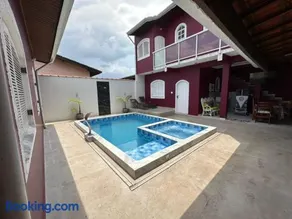 Casa no Centro de Bertioga com Piscina - Image 3