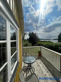 Cosy little house with sea view and great location - Image 1