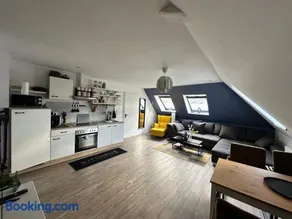 Cozy 55 M² Top Floor Apartment - Image 5