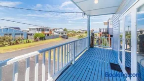 Blue Jetty Beach House in Sunderland Bay - Image 5