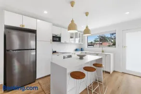 The Pearl by Book Jervis Bay A Fresh, Modern Family Retreat in Old Erowal Bay - Image 2
