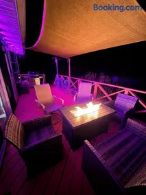 Huge Private Suite with Pool Table, Sauna & Fire Pit - Image 3