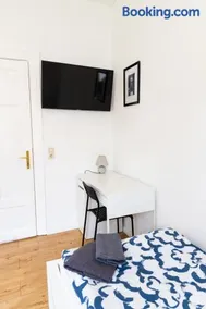 Geräumige Monteurs- und Ferienwohnung mit 3 Schlafzimmern, Balkon und voll ausgestatteter Küche - Image 2