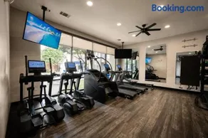 Lux Preston Hollow - 2BR, Pool, Gym, Games & Pkg - Image 4