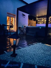 Fare Vahiné, maison tahitienne avec jacuzzi privé - PrestigeLodgesFontainebleau - Image 4