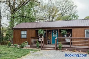 Tiny Cabin, Private Pond, Firepit - Image 2