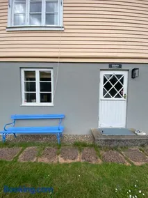 Solhyddan, tvårumslägenhet i villa nära havet - Image 3