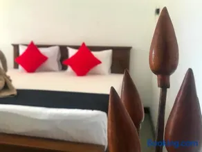 Oneida Villa & Restaurant - Image 3