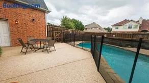 Elegant, comfy, a retreat with Pool - Image 2