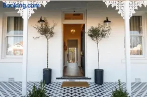 Hazel House Boutique Heritage Stay in Central Goulburn - Image 2