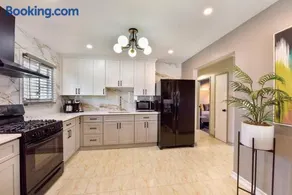 The Creative Experience 3 bedroom Residential Home - Image 5