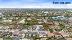 Miami Oasis Villa, Your Luxury Haven - Image 4