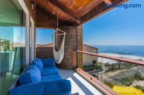 Luxury Beachfront Townhouse with Breathtaking Views - Image 1
