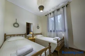 To Ktimataki - Image 1