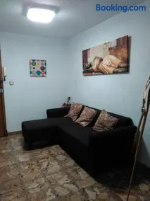 Lar Cuche - Image 1