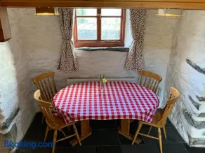 Abercelyn Cottages - Tithe Barn 1 - Image 4