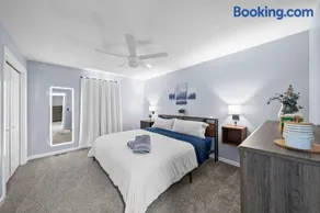 New Spacious Renovated Townhouse - Image 3