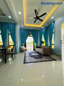 Ola Villa Homestay Pantai Penarik - Image 1