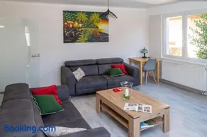 MA ROSE DES LUMIERES maison indépendante 6 personnes avec grande cour - Image 1