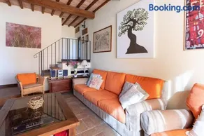 Villa I Camini - Outbuilding, dependance - Swimming pool - Garden - BBQ and fireplaces - Soccer field - Image 4