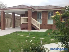 Race Course Apartments - Image 5