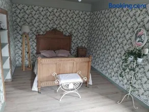 Charmante maison avec cheminée, grand jardin et boxe chevaux - Image 3