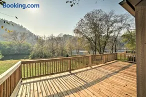 Rustic Reliance Cabin: Fly Fish the Hiwassee River - Image 2