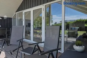 Beautiful Home In Rønde With 3 Bedrooms And Wifi - Image 2