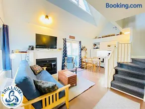 Cozy Studio Loft with 2 Baths Next to Slopes - Image 1
