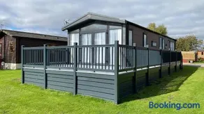 Coopers Cabin With Hot Tub - Image 5