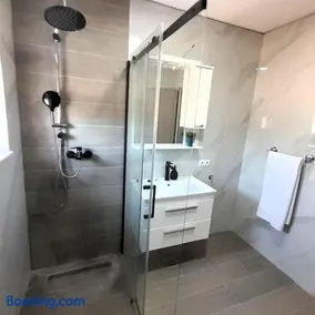 Guest House Vrsine - Image 2