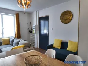 Grand appartement de ville avec 2 places de parking privées intérieur - Image 3