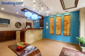 Hotel Ego - Parking Available - Top Central Location - Image 1